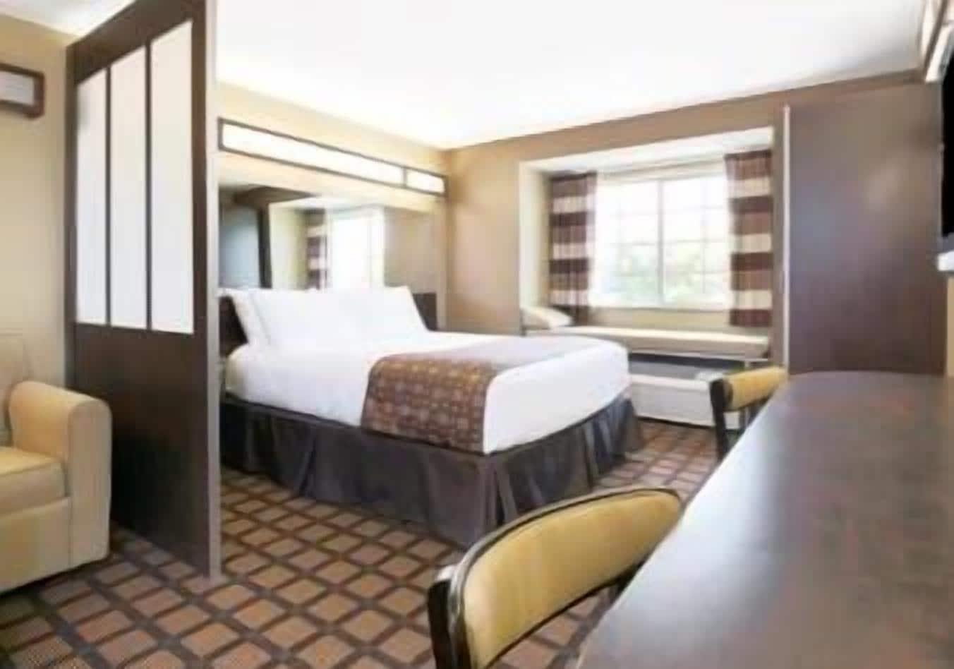 Microtel Inn & Suites By Wyndham Austin Airport Bagian luar foto