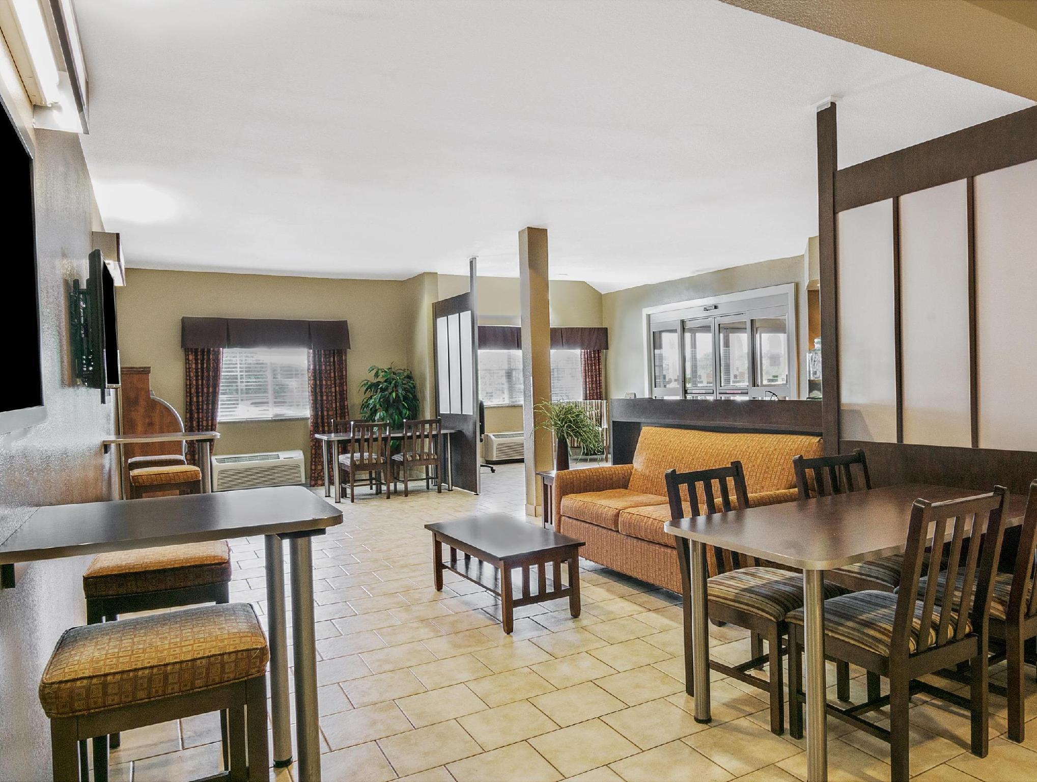 Microtel Inn & Suites By Wyndham Austin Airport Bagian luar foto