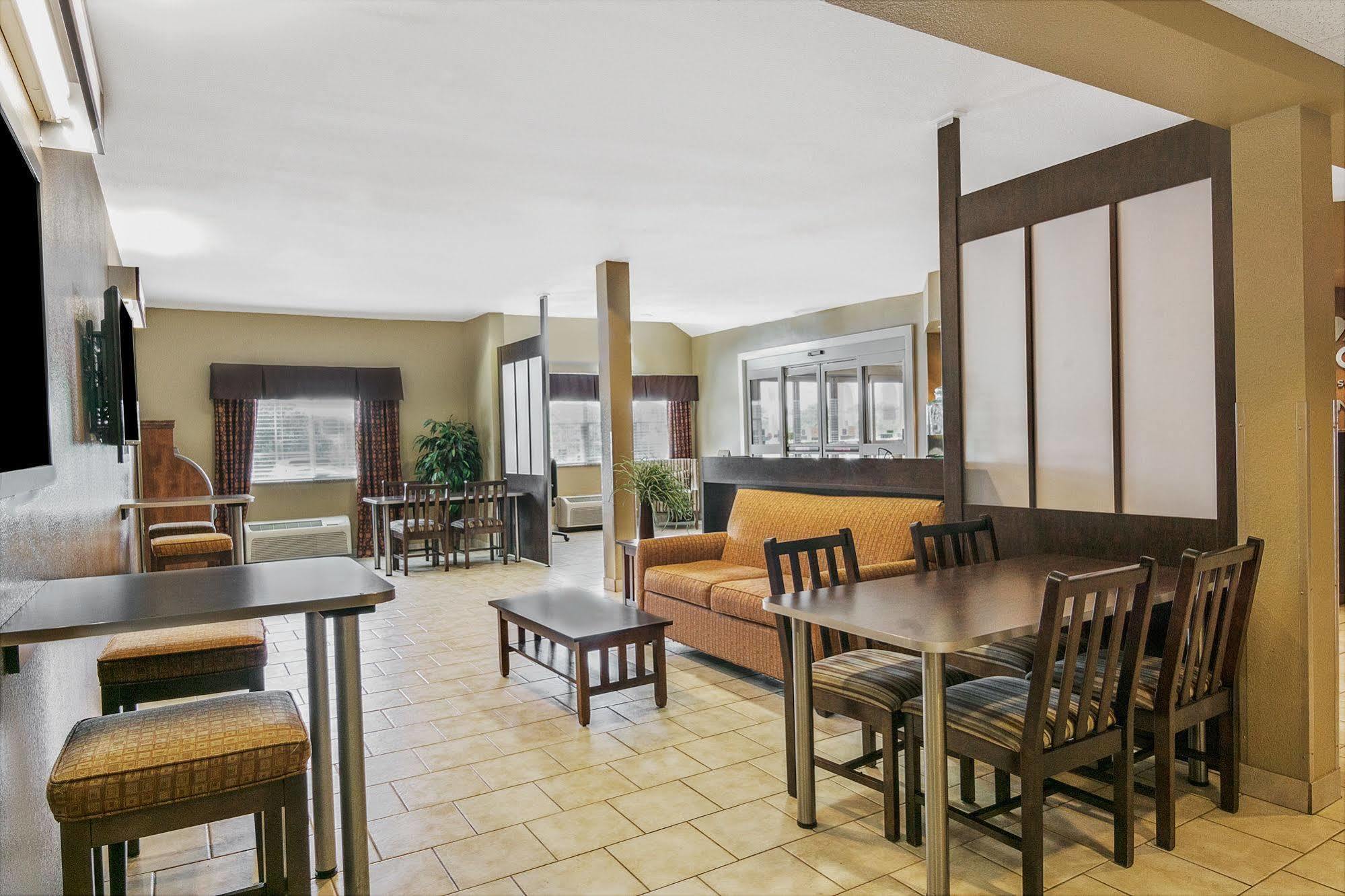 Microtel Inn & Suites By Wyndham Austin Airport Bagian luar foto